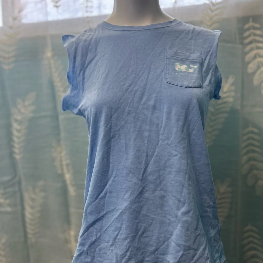 🎁Vineyard Vines Light Blue Whale Tee